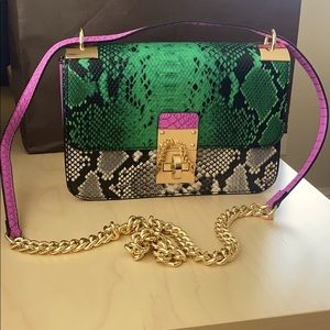 💋 SOLD💋 ALDO green/black bag